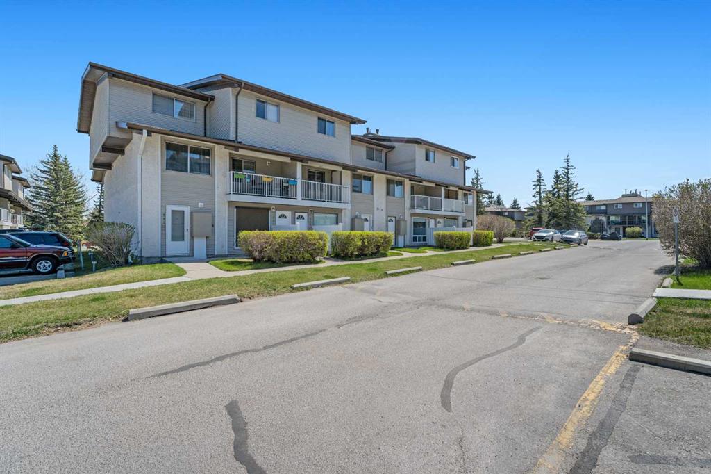 Picture of 523, 200 Brookpark Drive SW, Calgary Real Estate Listing