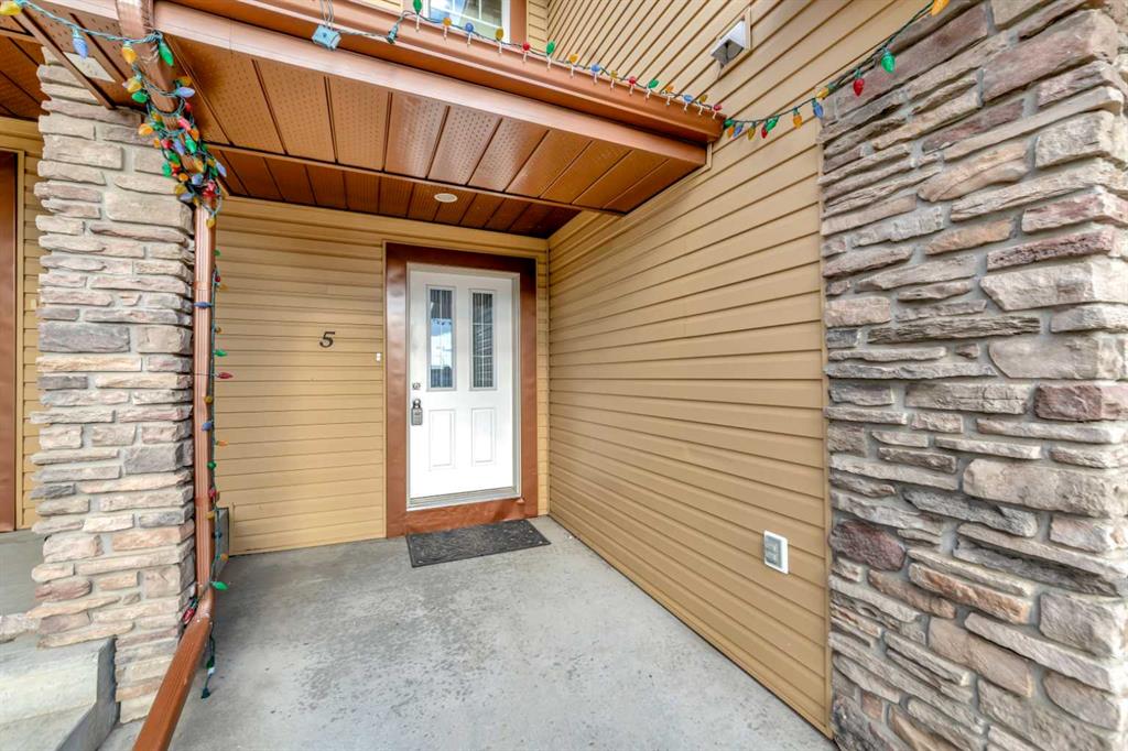 Picture of 5, 1407 53 Avenue , Lloydminster Real Estate Listing