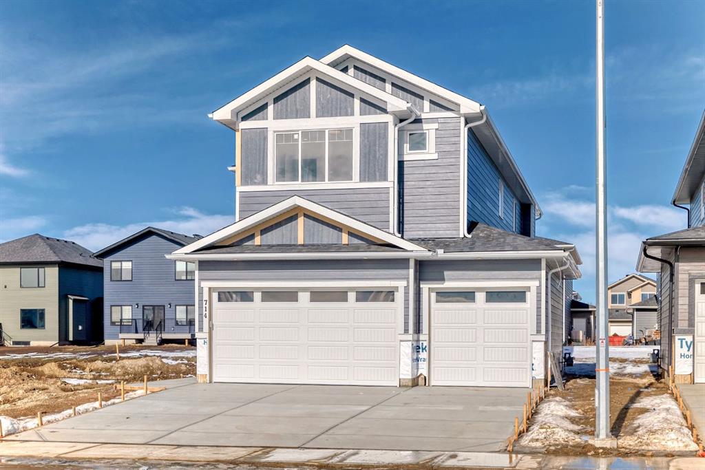 Picture of 714 Mandalay Boulevard , Carstairs Real Estate Listing