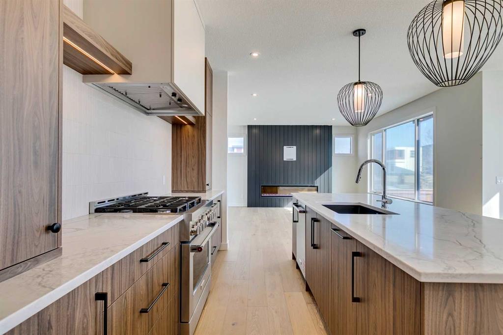Picture of 141 Rock Lake Heights NW, Calgary Real Estate Listing