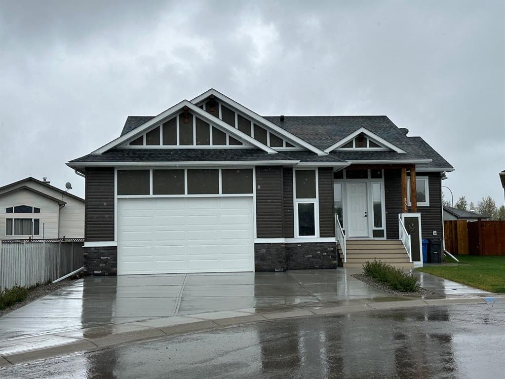 Picture of 231 11A Avenue NE, Sundre Real Estate Listing