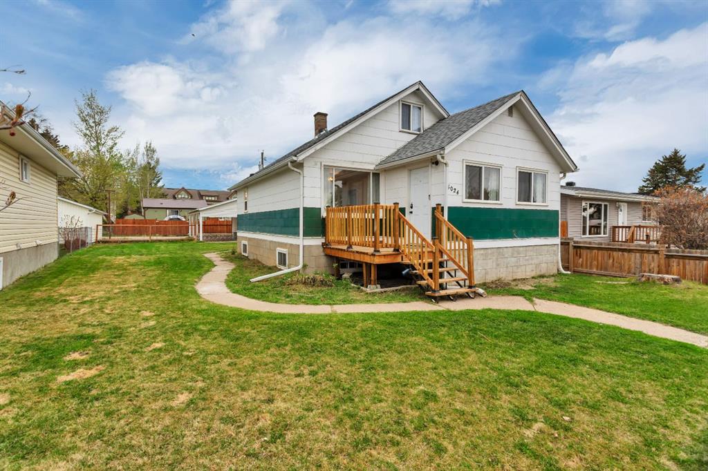 Picture of 5024 47 Street , Rocky Mountain House Real Estate Listing