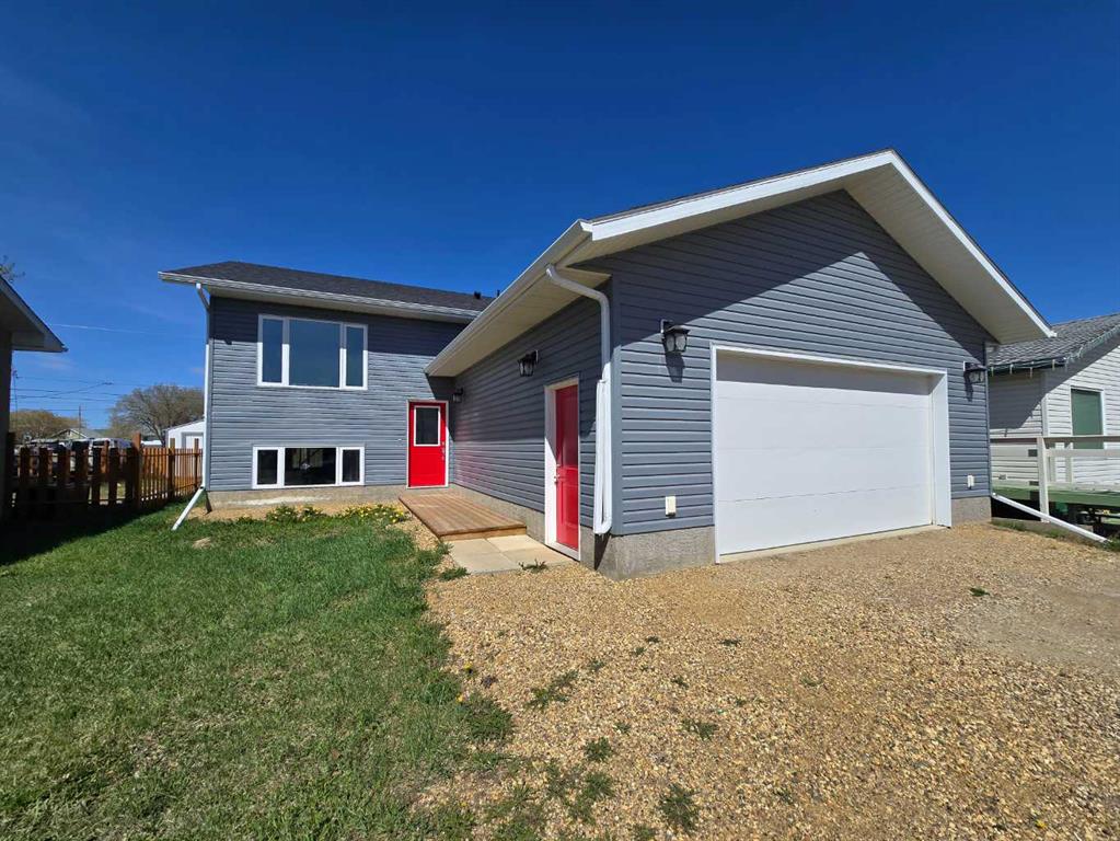 Picture of 4816 52 Avenue , Grimshaw Real Estate Listing