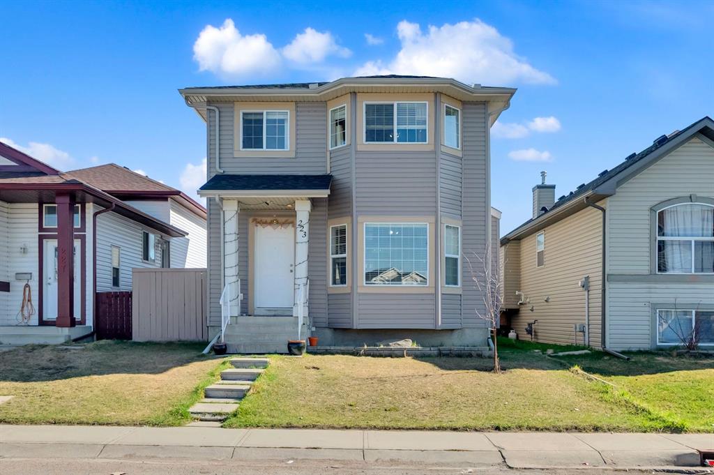 Picture of 223 Taracove Estate Drive NE, Calgary Real Estate Listing