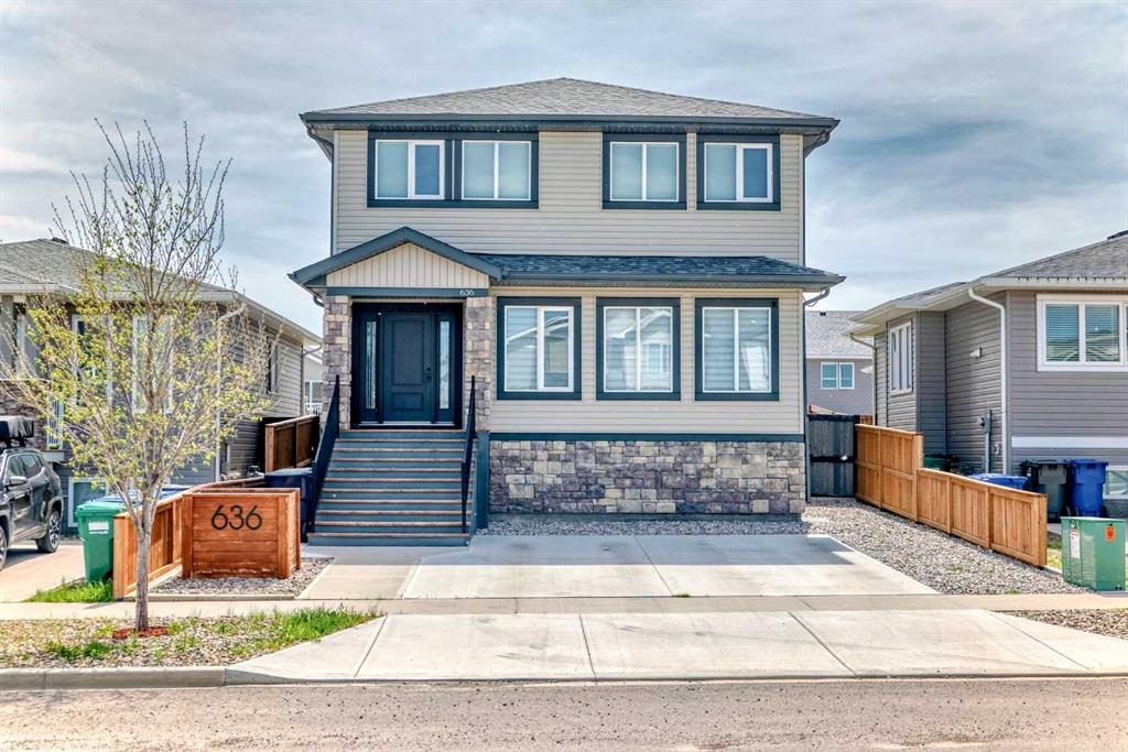 Picture of 636 Aquitania Boulevard W, Lethbridge Real Estate Listing