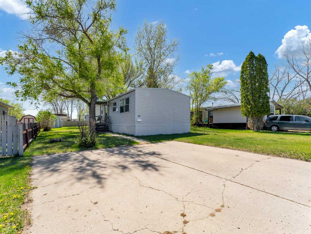 Picture of 28, 4000 13 Avenue SE, Medicine Hat Real Estate Listing