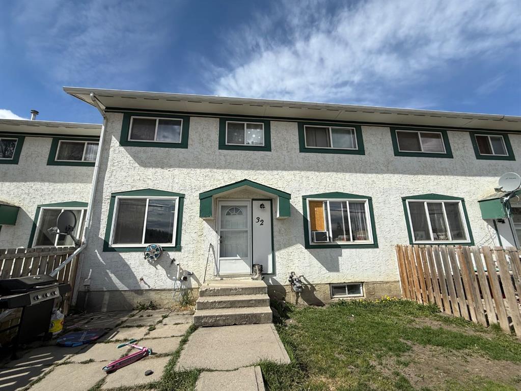 Picture of 32, 110 TAMARACK Avenue , Hinton Real Estate Listing