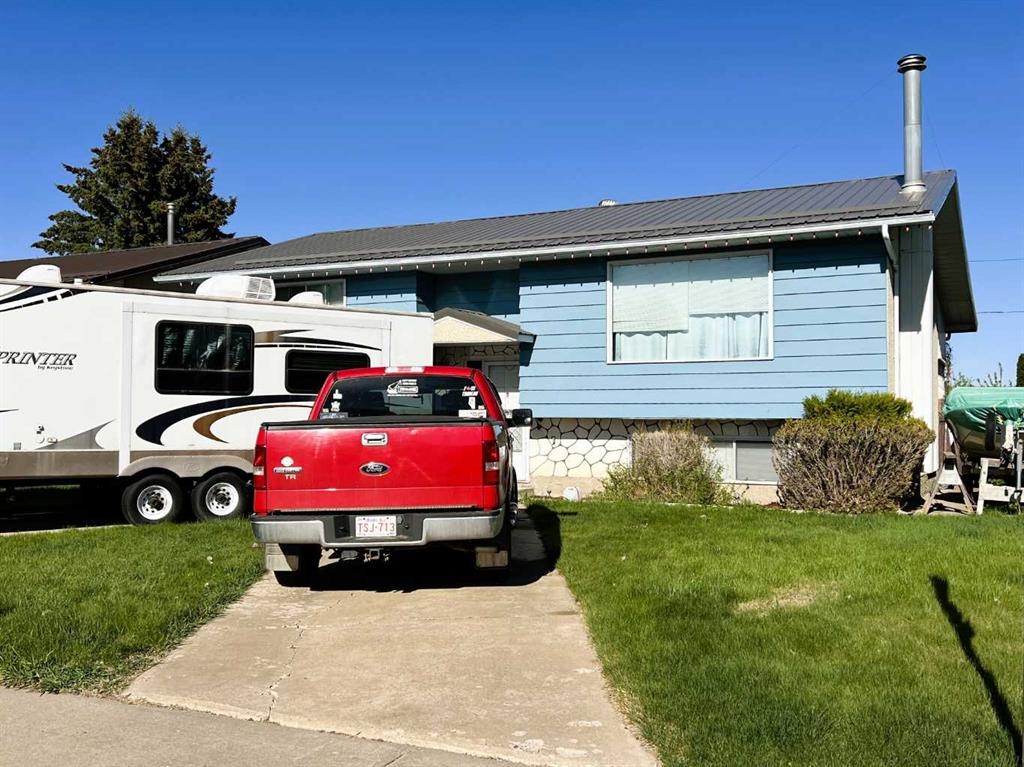 Picture of 819 4 Street SE, Redcliff Real Estate Listing