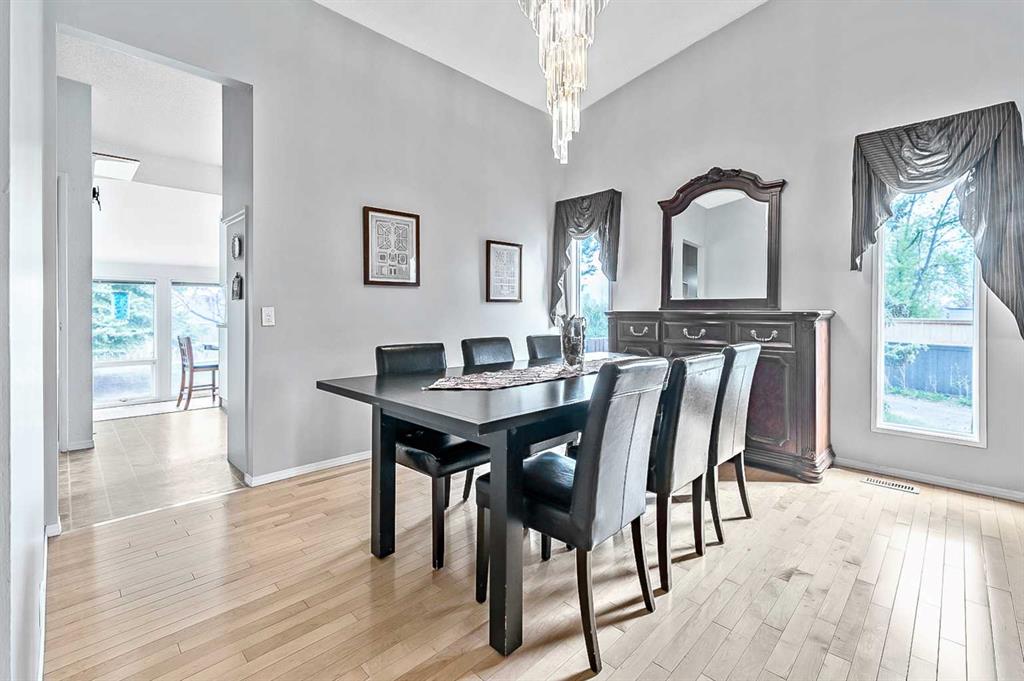 Picture of 583 Woodpark Crescent SW, Calgary Real Estate Listing