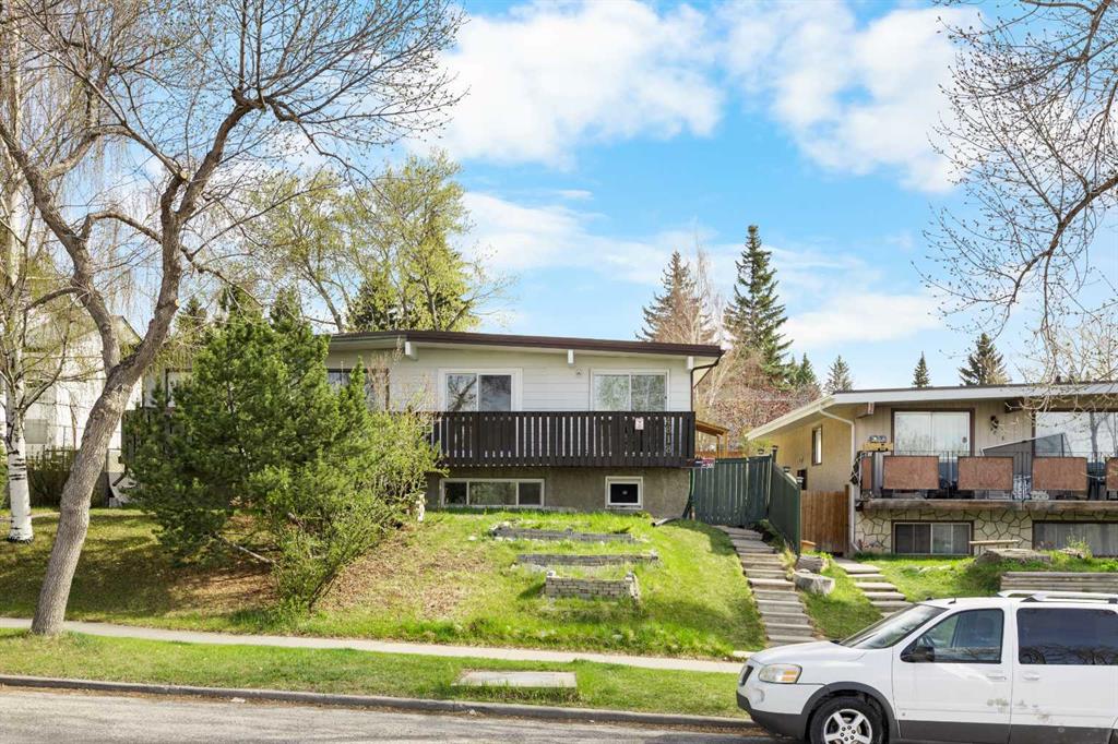 Picture of 4818 Dalhousie Drive NW, Calgary Real Estate Listing