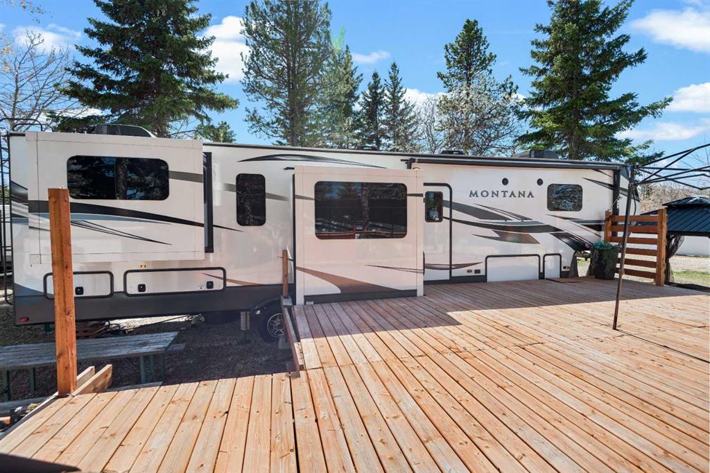 Picture of 4, 12044 Township Road 422  , Rural Ponoka County Real Estate Listing