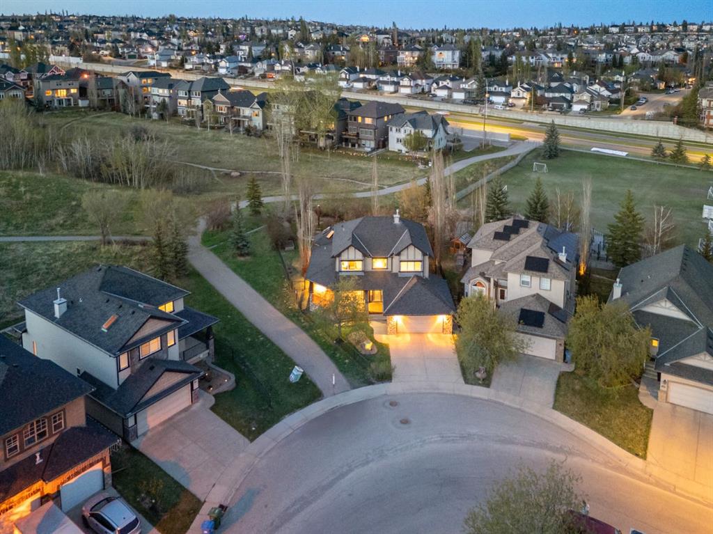 Picture of 42 Elkton Way SW, Calgary Real Estate Listing