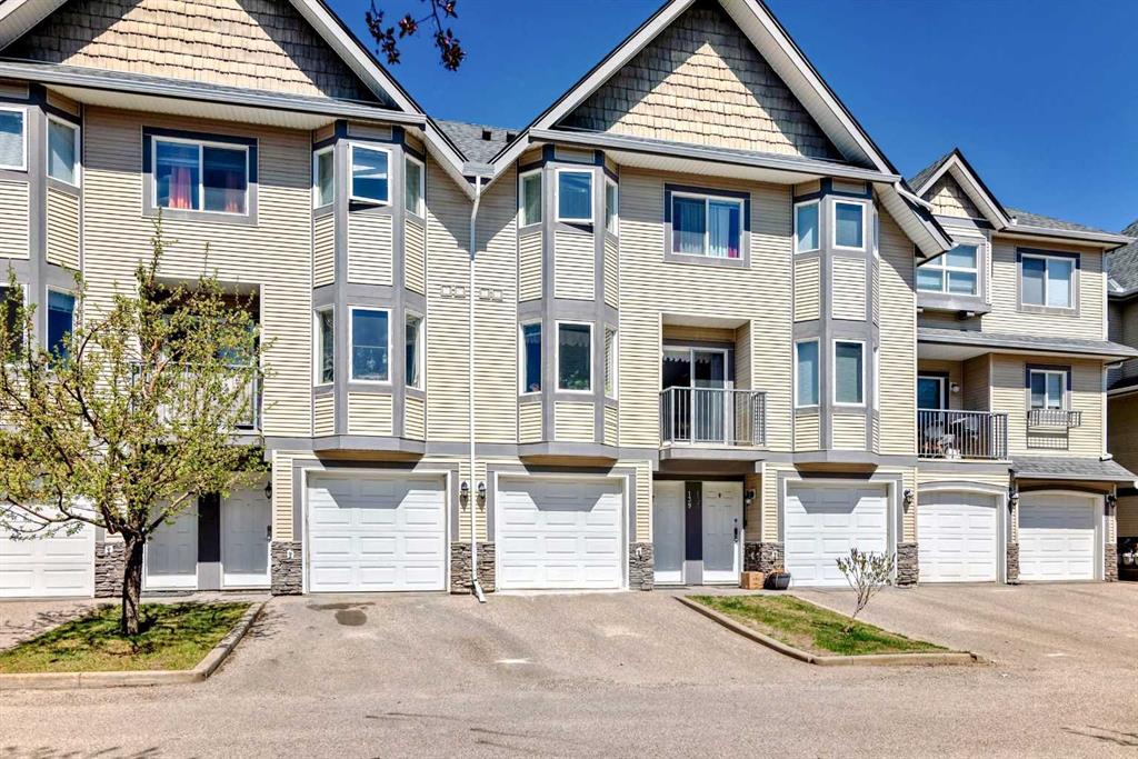 Picture of 139 Cedarwood Lane SW, Calgary Real Estate Listing