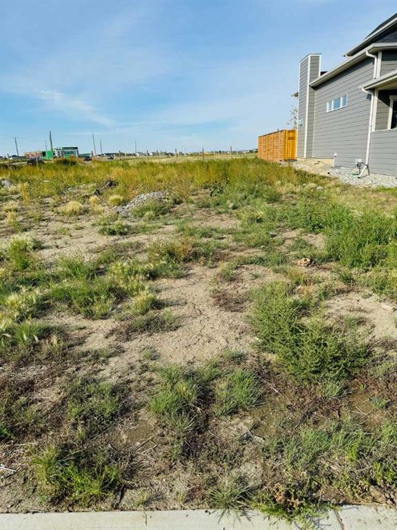 Picture of 1409 Halifax Road W, Lethbridge Real Estate Listing