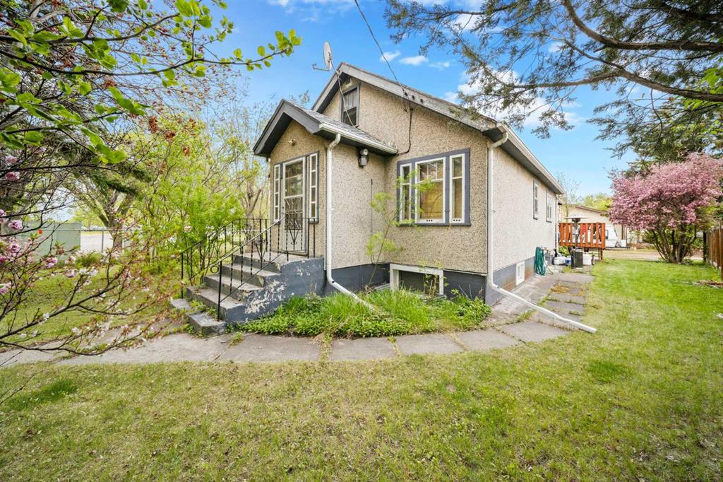 Picture of 88 Haliburton Crescent , Red Deer Real Estate Listing
