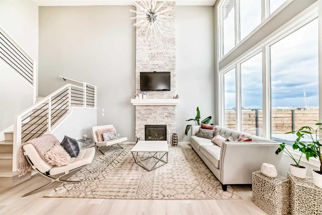 Picture of 206 Sunrise Common , Cochrane Real Estate Listing