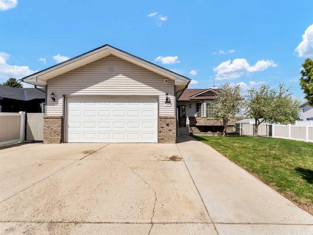 Picture of 34 Shannon Drive SE, Medicine Hat Real Estate Listing