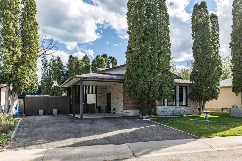 Picture of 20 Harris Street SW, Medicine Hat Real Estate Listing