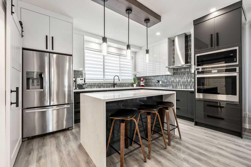 Picture of 117 River Heights Crescent , Cochrane Real Estate Listing