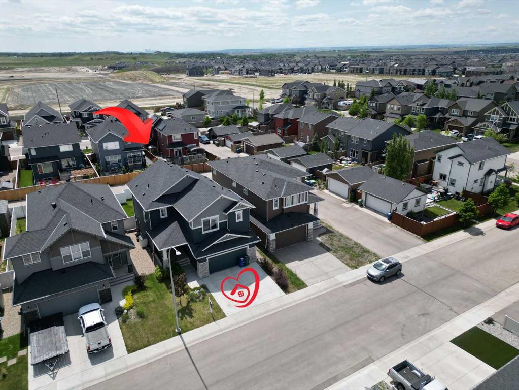 Picture of 2005 Ravensdun Crescent SE, Airdrie Real Estate Listing