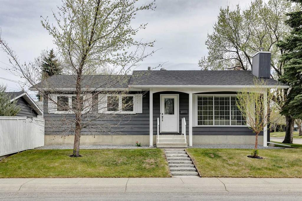 Picture of 182 Lake Sylvan Close SE, Calgary Real Estate Listing