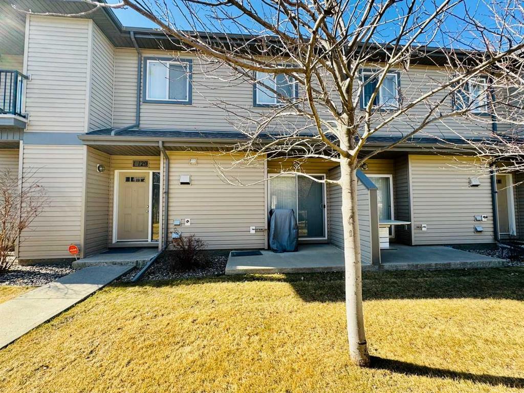Picture of 1, 129 Silkstone Road W, Lethbridge Real Estate Listing