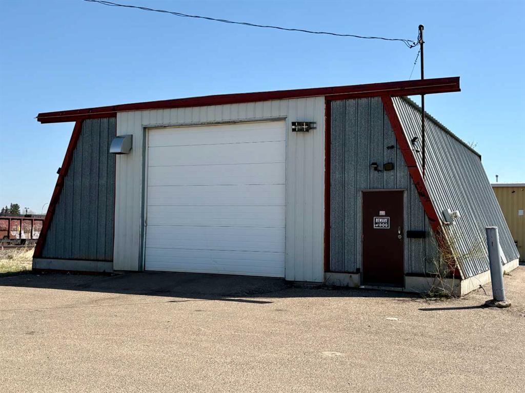Picture of B, 4702 50 Street , Lloydminster Real Estate Listing