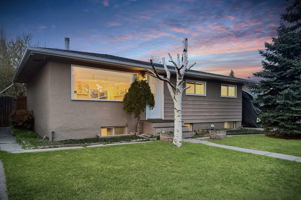 Picture of 4224 Worcester Drive SW, Calgary Real Estate Listing