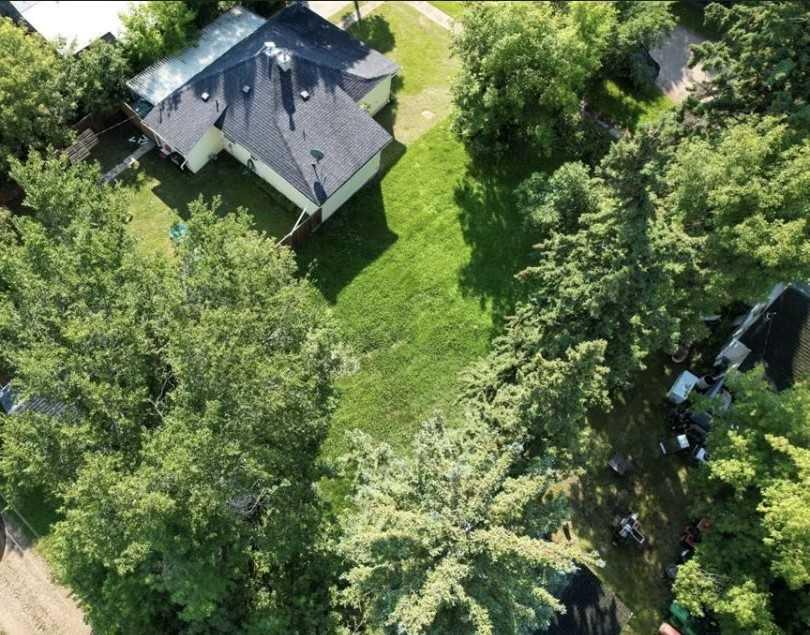 Picture of 3208 Olson Street , Donalda Real Estate Listing