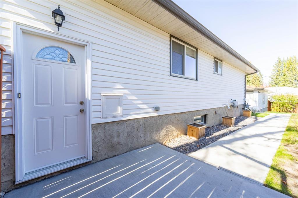 Picture of 147 Silver Springs Drive NW, Calgary Real Estate Listing