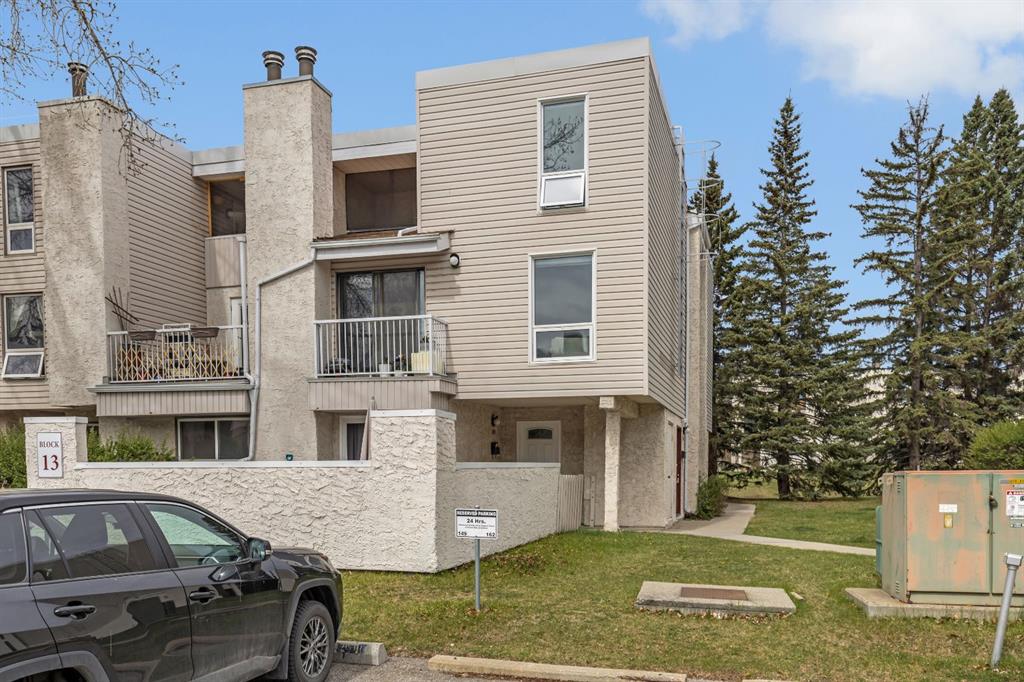 Picture of 1306, 3500 Varsity Drive NW, Calgary Real Estate Listing