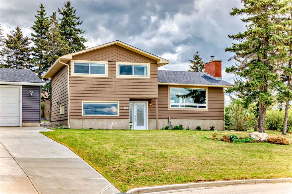 Picture of 404 William Street , Cochrane Real Estate Listing