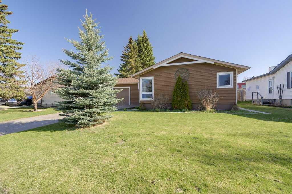 Picture of 3 Meeres Close , Red Deer Real Estate Listing