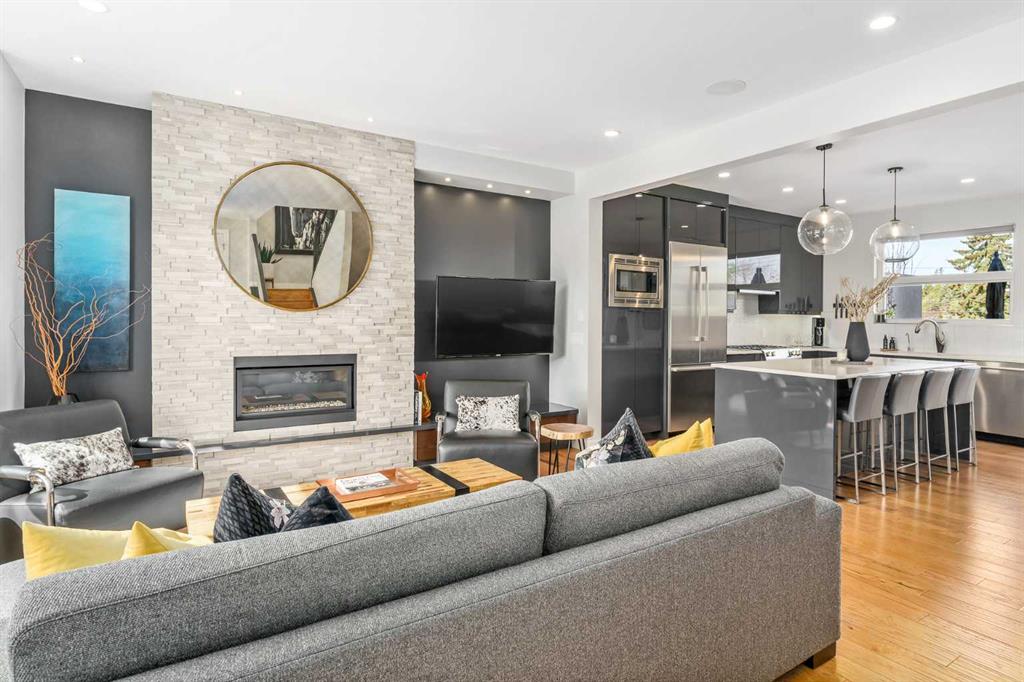 Picture of 3907 Sarcee Road SW, Calgary Real Estate Listing