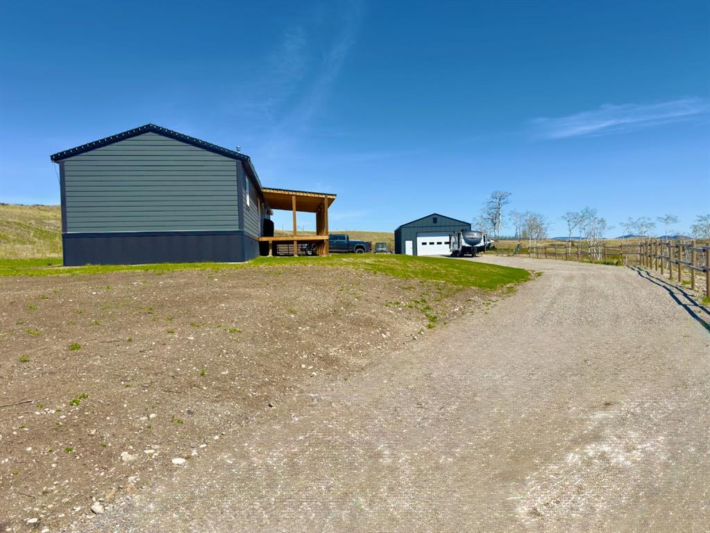 Picture of 6 Cardinal Street  , Rural Pincher Creek No. 9, M.D. of Real Estate Listing