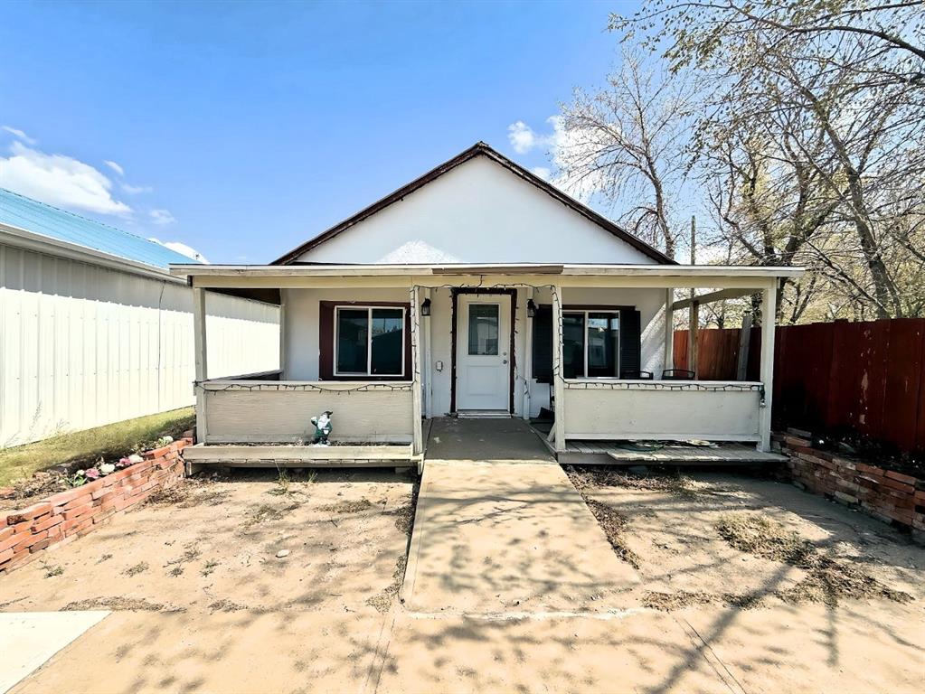 Picture of 208 Main Street , Chauvin Real Estate Listing