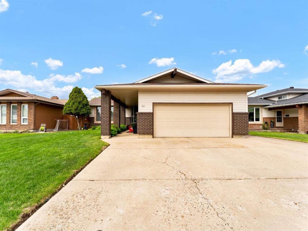 Picture of 22 Rossmere Crescent SE, Medicine Hat Real Estate Listing