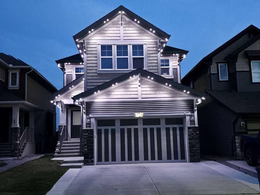 Picture of 238 Kingfisher Crescent SE, Airdrie Real Estate Listing