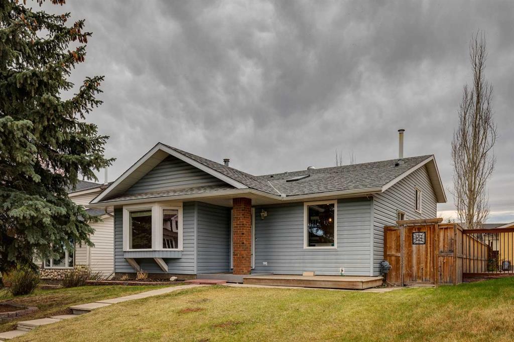 Picture of 27 Woodglen Way SW, Calgary Real Estate Listing