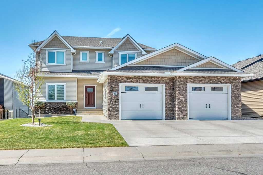 Picture of 1069 Hillcrest Manor Estates , Strathmore Real Estate Listing