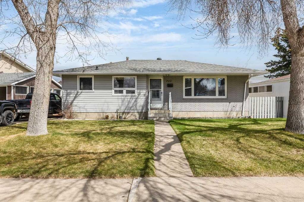 Picture of 723 Stewart Drive NW, Medicine Hat Real Estate Listing