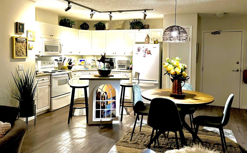 Picture of 205, 4834 52A Street , Camrose Real Estate Listing