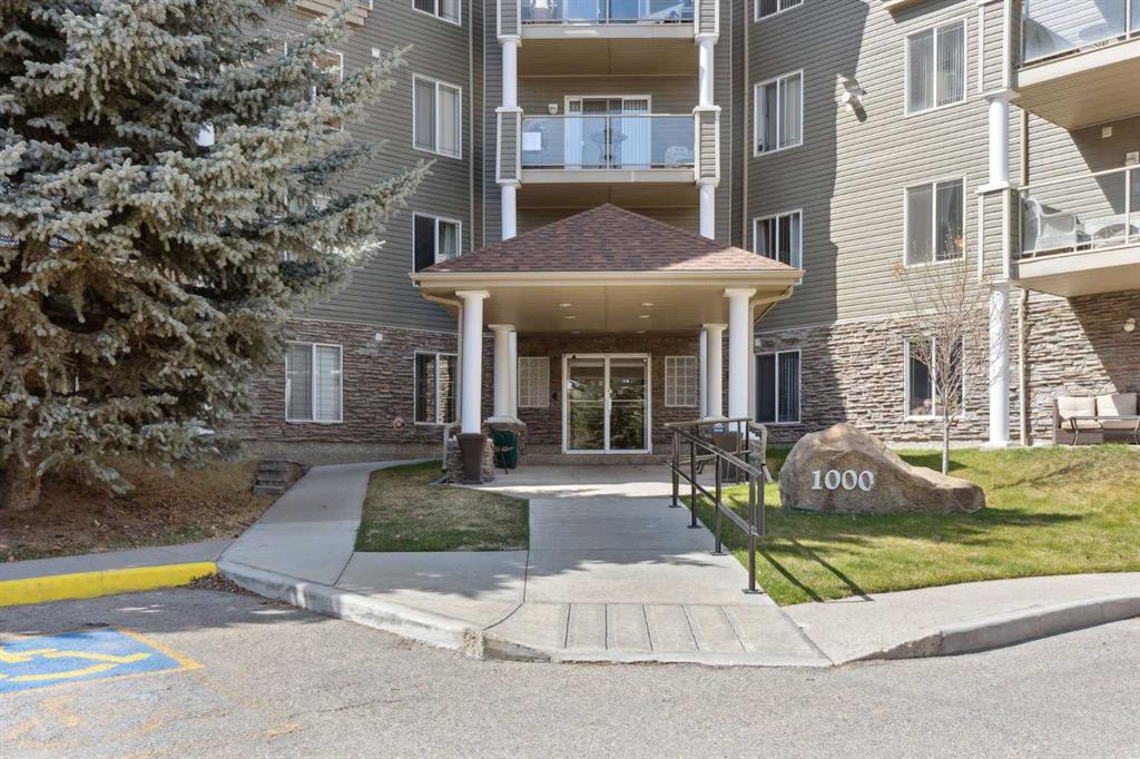 Picture of 1101, 1101 Millrise Point SW, Calgary Real Estate Listing