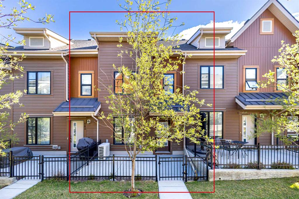 Picture of 144 Livingston Common NE, Calgary Real Estate Listing