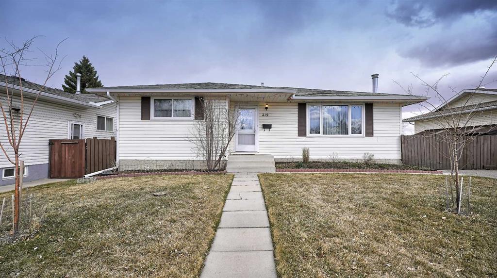 Picture of 219 Rundleview Drive NE, Calgary Real Estate Listing