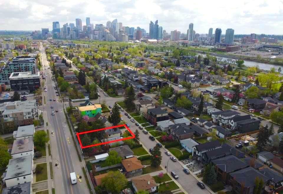 Picture of 2020 Westmount Road NW, Calgary Real Estate Listing