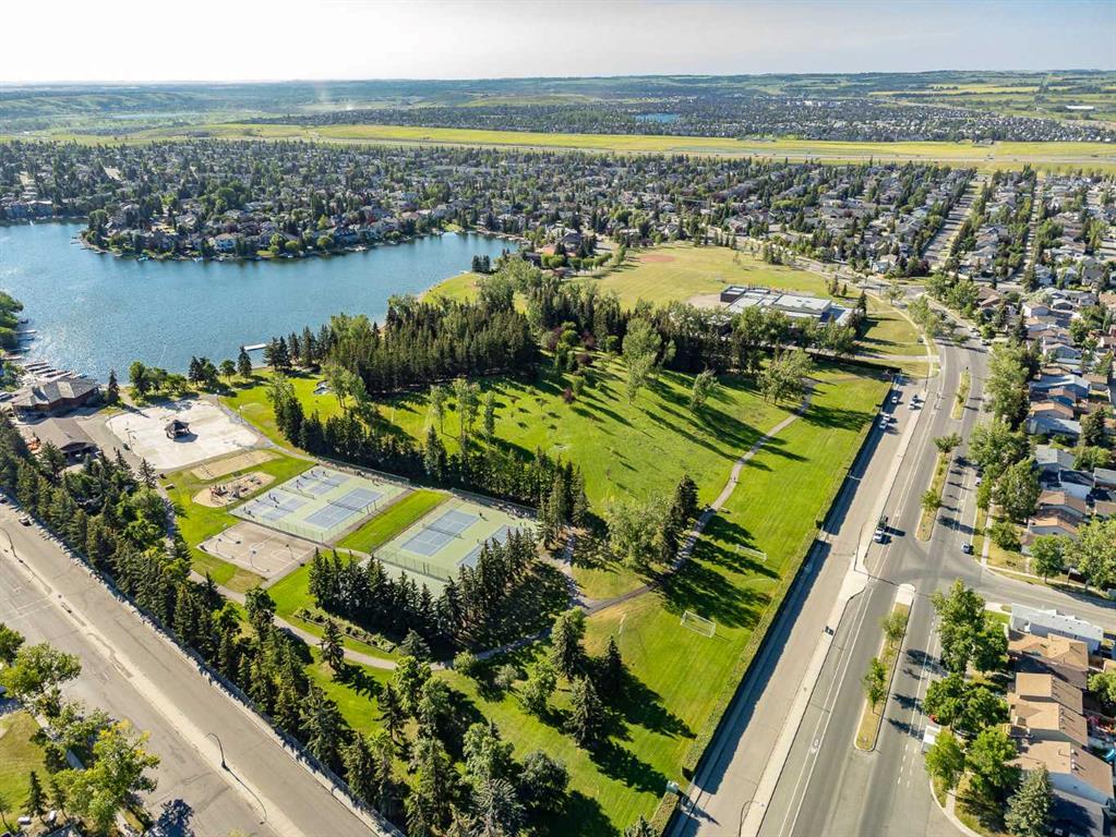 Picture of 99 Sundown Close SE, Calgary Real Estate Listing