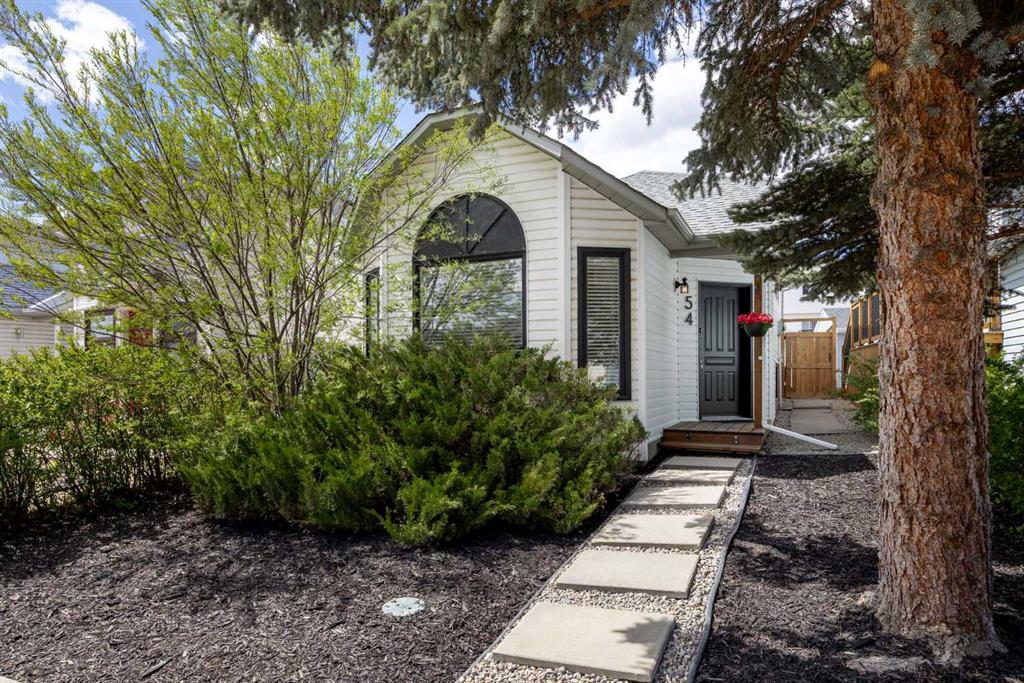 Picture of 54 Hunterhorn Crescent NE, Calgary Real Estate Listing
