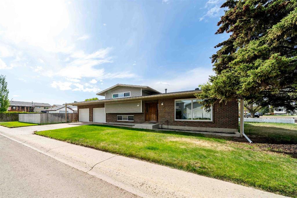 Picture of 353 20 Street NE, Medicine Hat Real Estate Listing
