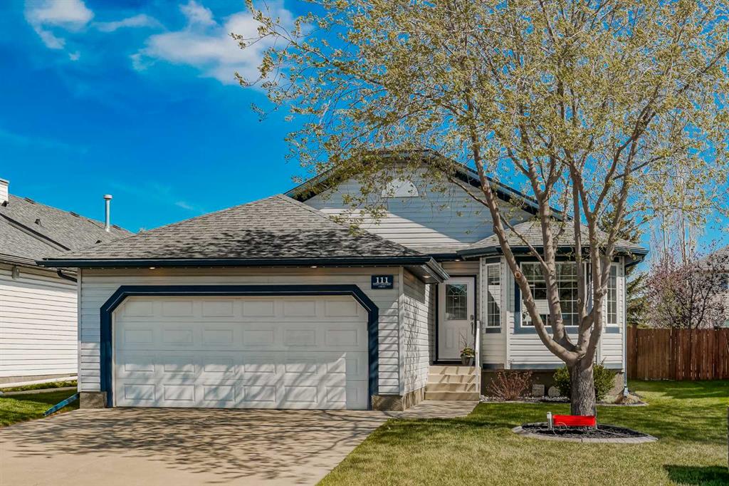 Picture of 111 West Lakeview Circle , Chestermere Real Estate Listing